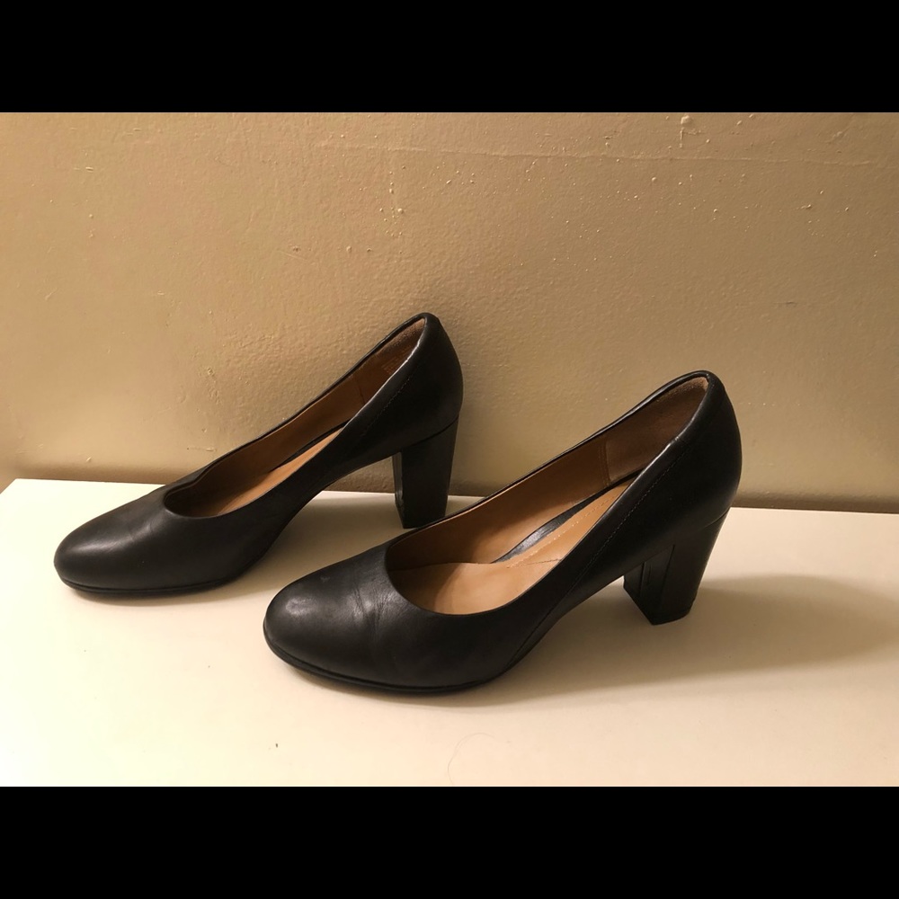 Clarks leather block heel pumps